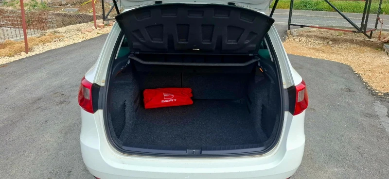 Seat Ibiza 1.6 tdi, снимка 13 - Автомобили и джипове - 50210563