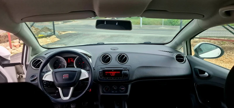 Seat Ibiza 1.6 tdi, снимка 9 - Автомобили и джипове - 50210563