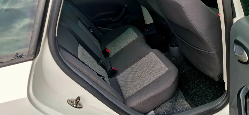 Seat Ibiza 1.6 tdi, снимка 12 - Автомобили и джипове - 50210563