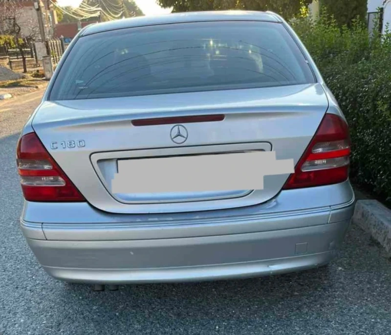 Mercedes-Benz C 180, снимка 3 - Автомобили и джипове - 52173312