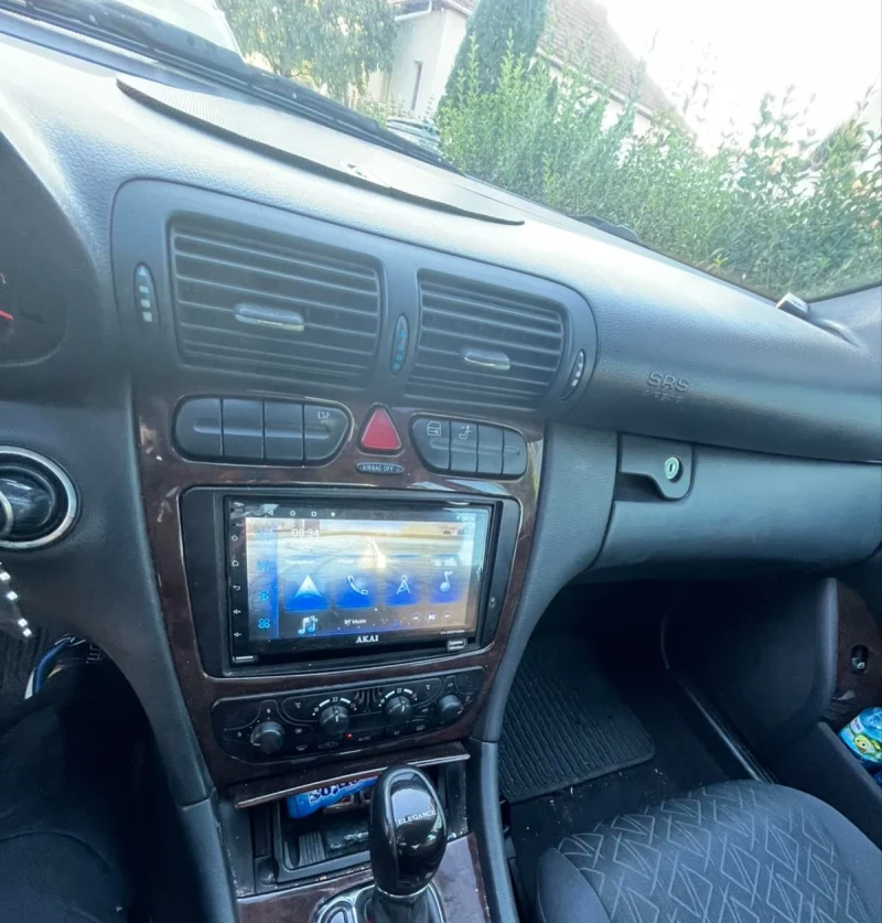 Mercedes-Benz C 180, снимка 5 - Автомобили и джипове - 52173312