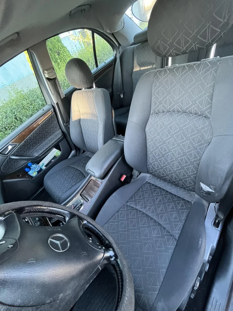 Mercedes-Benz C 180, снимка 4 - Автомобили и джипове - 52173312