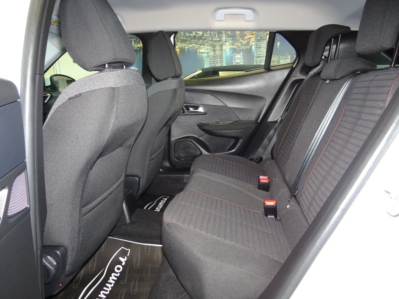 Peugeot 2008 1.5 BLUE HDI Active Business EAT8 131, снимка 14 - Автомобили и джипове - 52068417