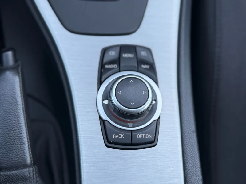 BMW 325 XI 6 МЕСЕЦА ГАРАНЦИЯ/218к.с. Facelift/Навигация, снимка 13 - Автомобили и джипове - 52253898