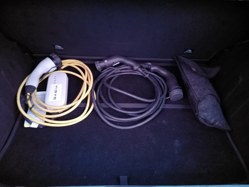 Dacia Spring CCS Германия, снимка 11 - Автомобили и джипове - 52392704