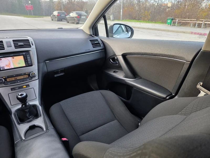 Toyota Avensis 2.2 D4d -150к.с , Навигация, Камера, снимка 14 - Автомобили и джипове - 52852537