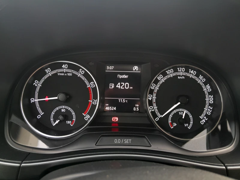 Skoda Fabia 1.0 TSI/5МТ, снимка 12 - Автомобили и джипове - 53124146