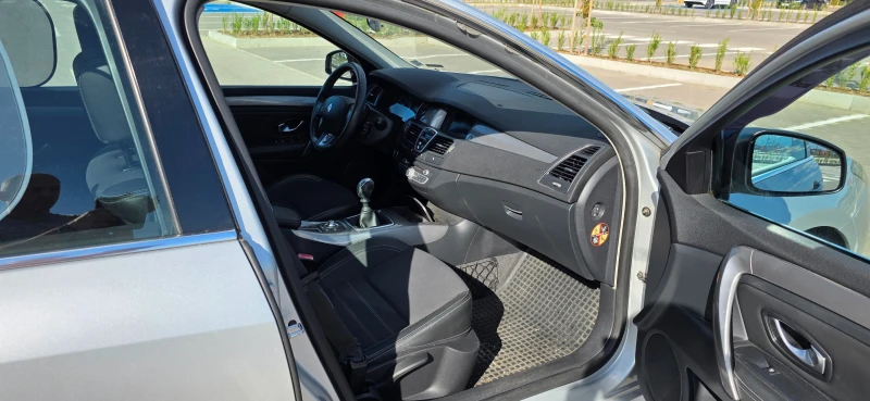 Renault Laguna, снимка 15 - Автомобили и джипове - 53565752