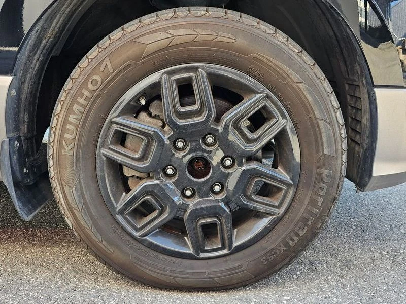 Hyundai Starex 2.5 Automatic, снимка 5 - Автомобили и джипове - 55948799