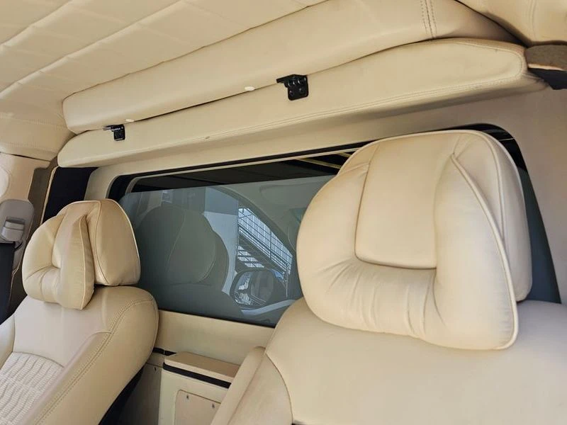 Hyundai Starex 2.5 Automatic, снимка 13 - Автомобили и джипове - 55948799
