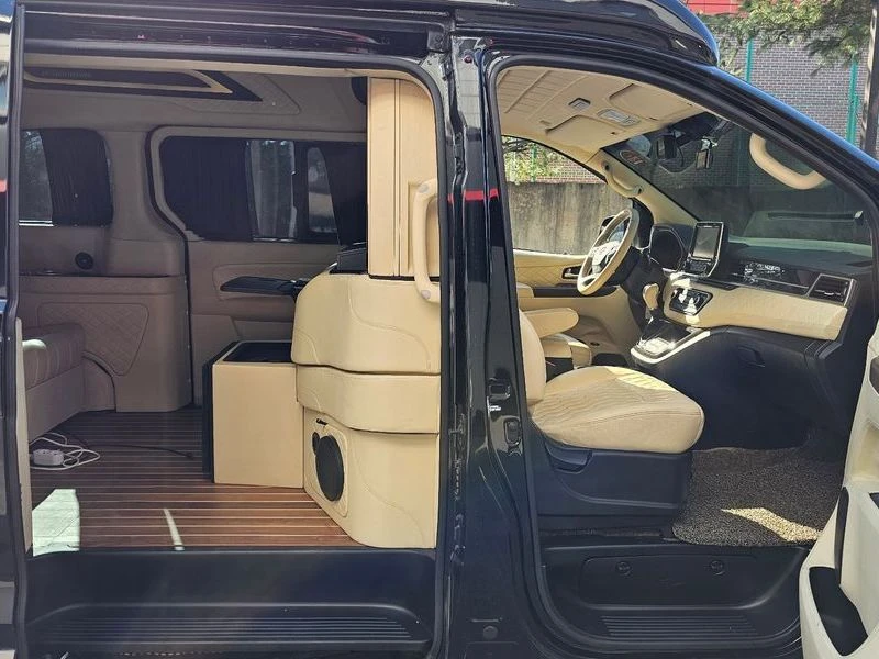 Hyundai Starex 2.5 Automatic, снимка 11 - Автомобили и джипове - 55948799