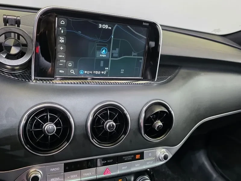 Kia Stinger 3.3 2WD GT - САМО 30% АВАНС , снимка 13 - Автомобили и джипове - 55998793