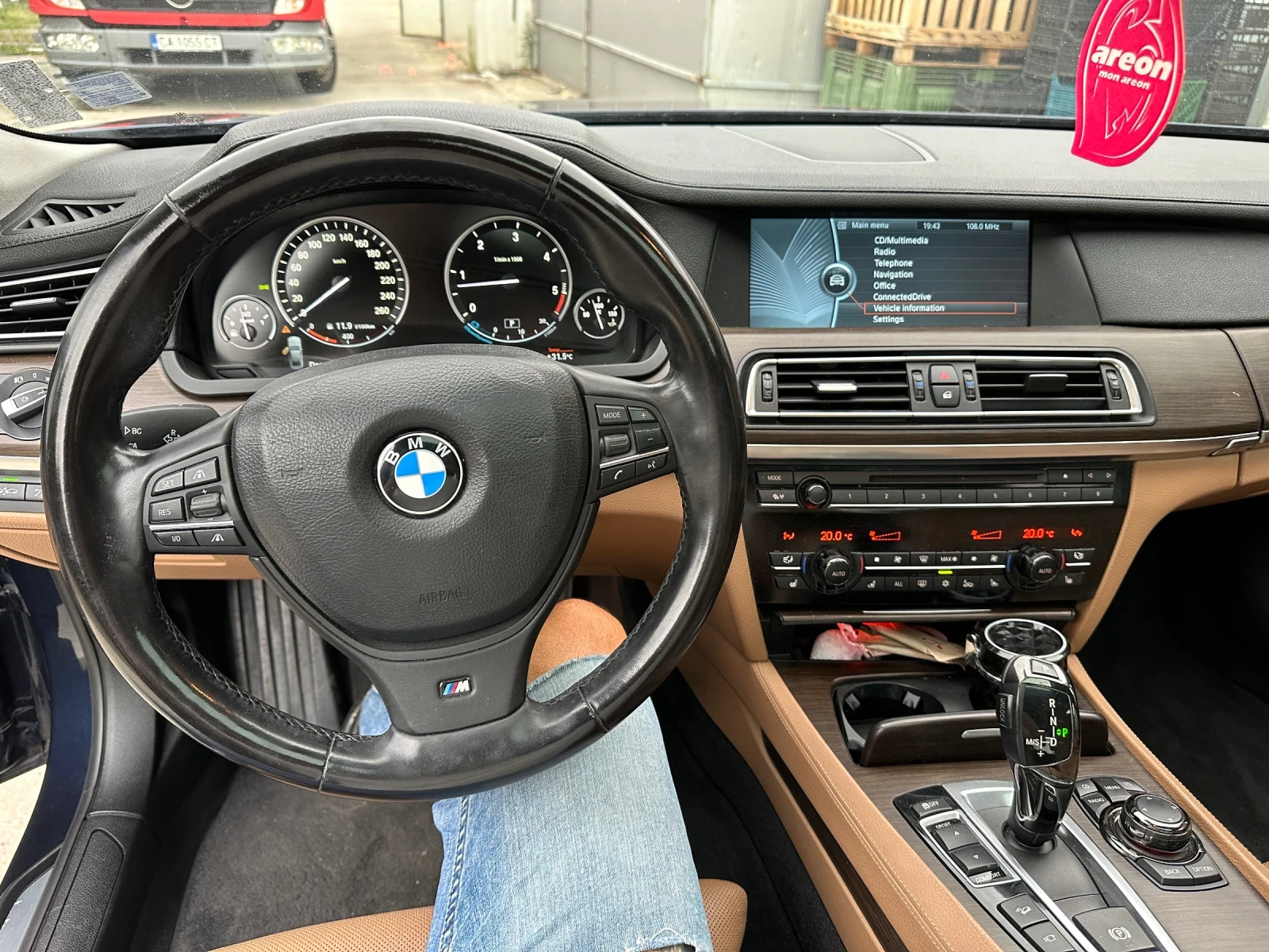 BMW 740 Вакуум, 360 Камери - изображение 8