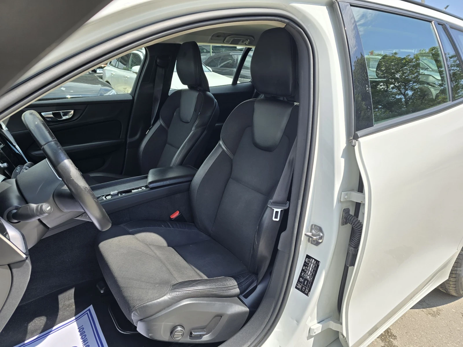 Volvo V60 2.0d - 150к.с. - изображение 9