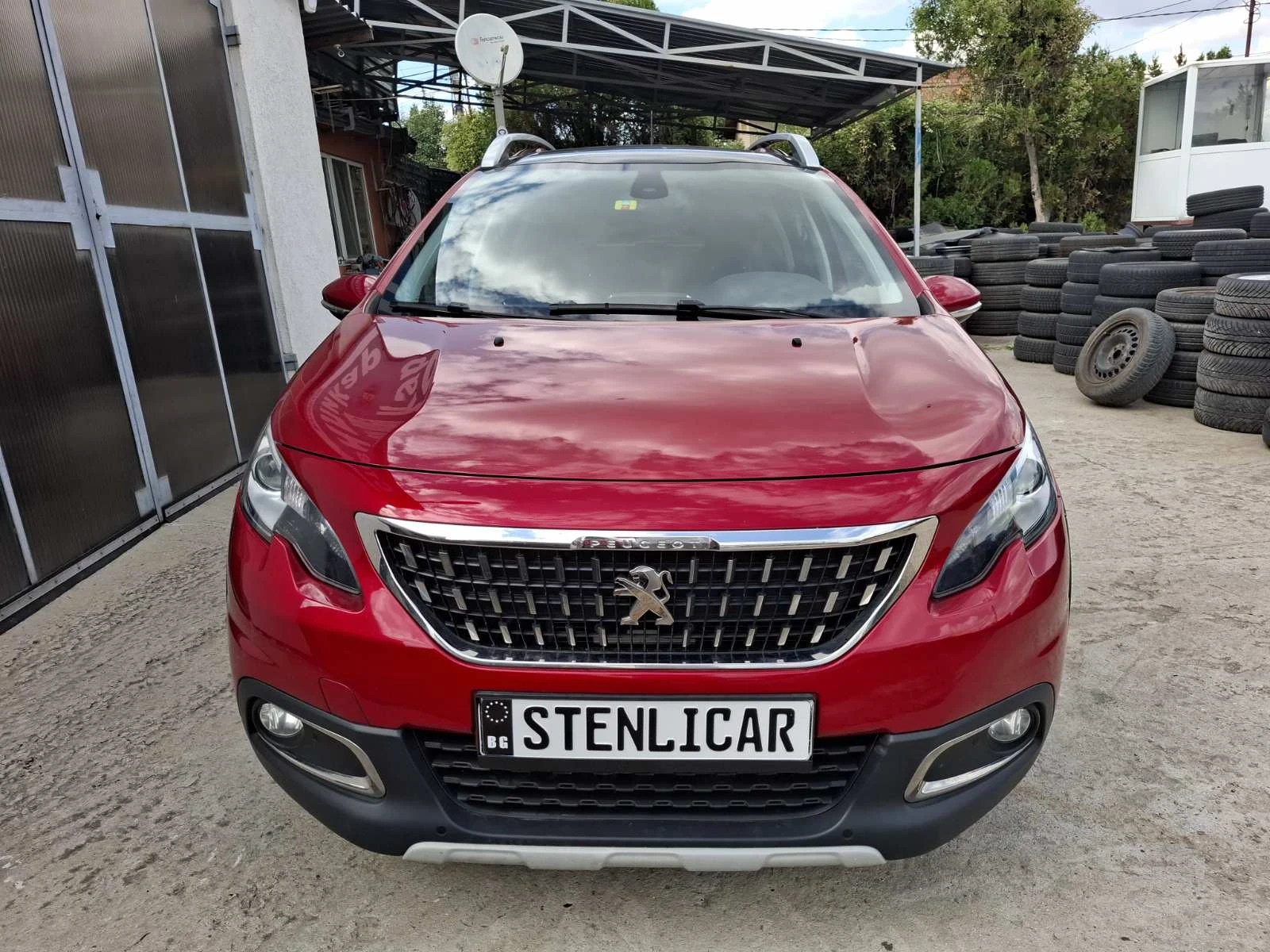 Peugeot 2008 1.2i - АВТОМАТИК  - изображение 4