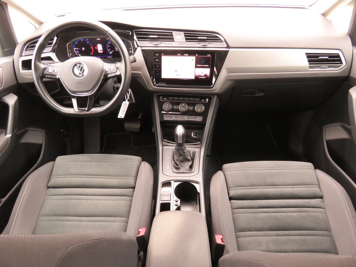VW Touran Comfortline 2.0 TDI SCR DSG - изображение 6