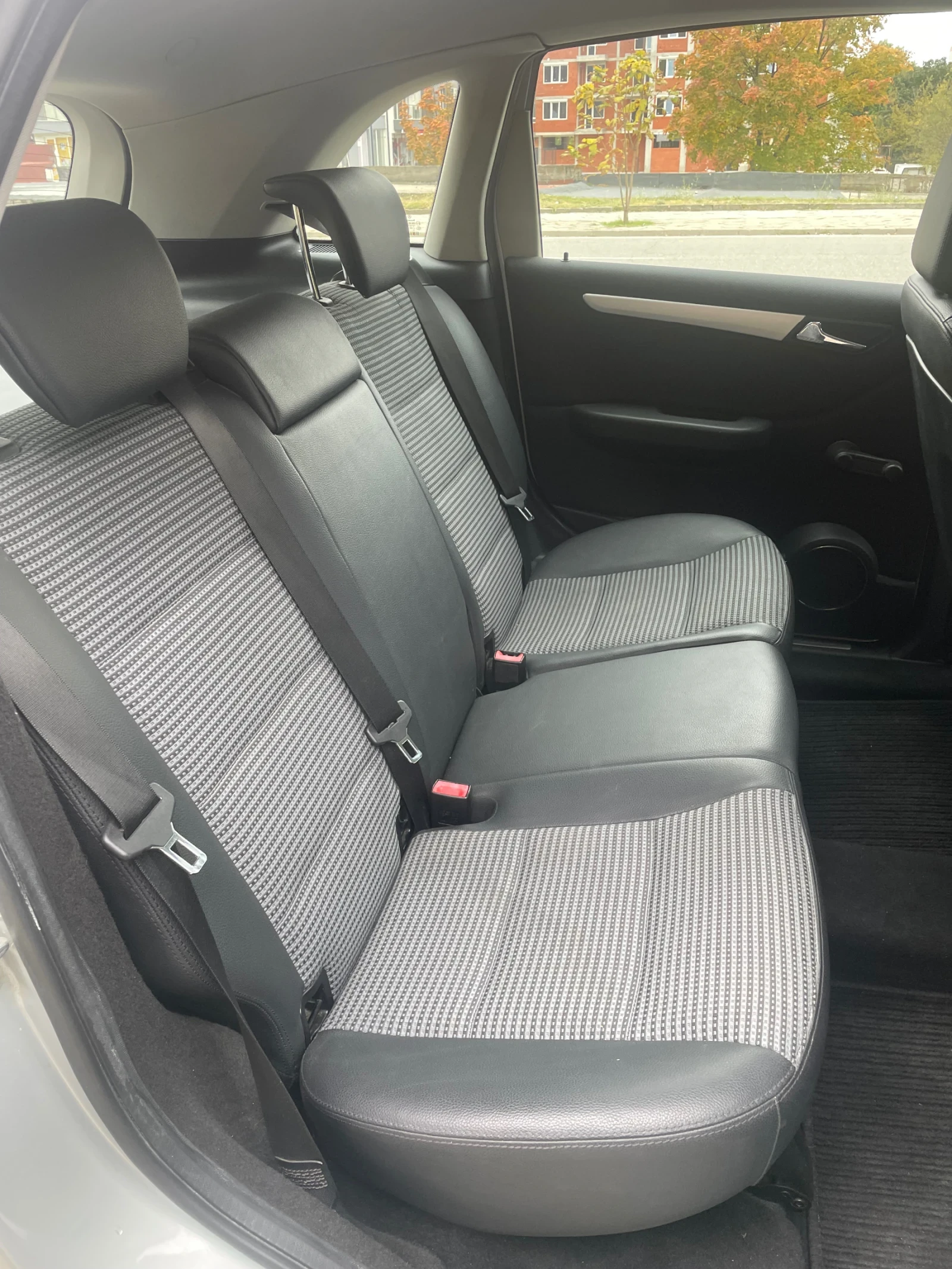 Mercedes-Benz B 200 CDI - изображение 9