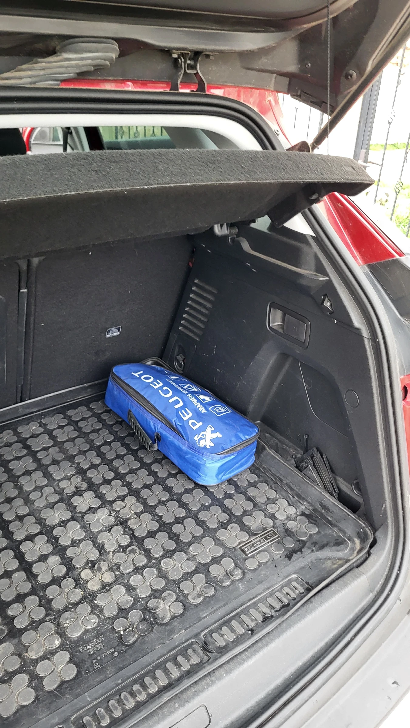 Peugeot 3008, снимка 6 - Автомобили и джипове - 53721169