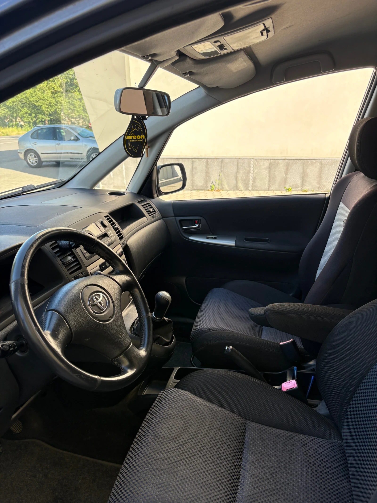 Toyota Corolla verso, снимка 6 - Автомобили и джипове - 54721630