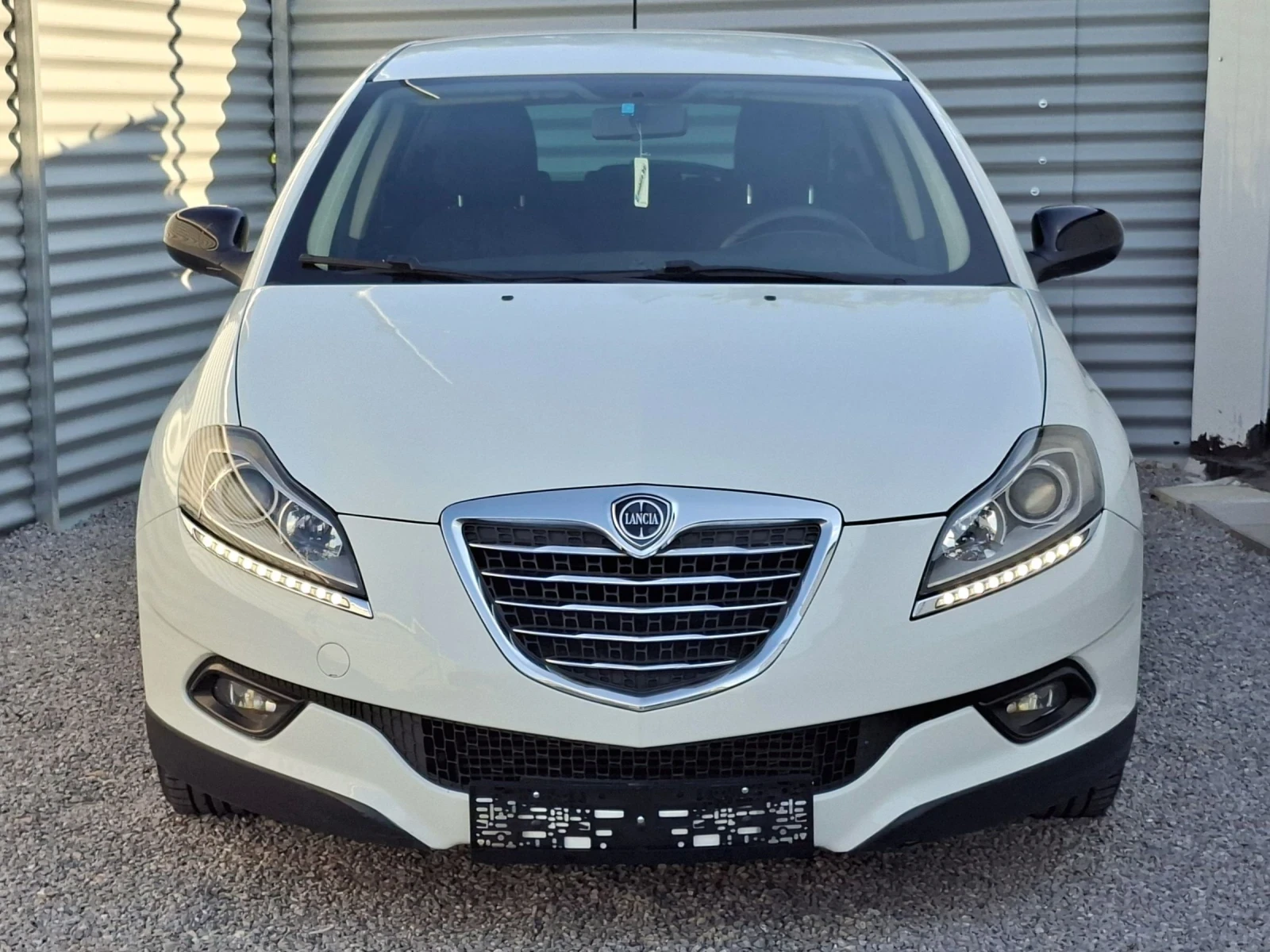Lancia Delta 1.4T/Фабрична газ/ Топ състояние, снимка 2 - Автомобили и джипове - 54840836