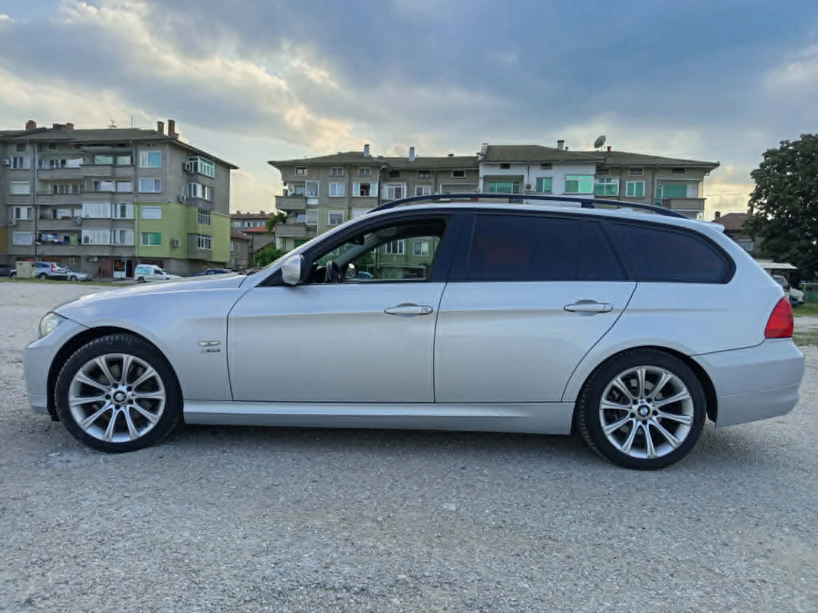 BMW 320 D 4x4 X-drive LCI FACE NAVI, снимка 3 - Автомобили и джипове - 54874687