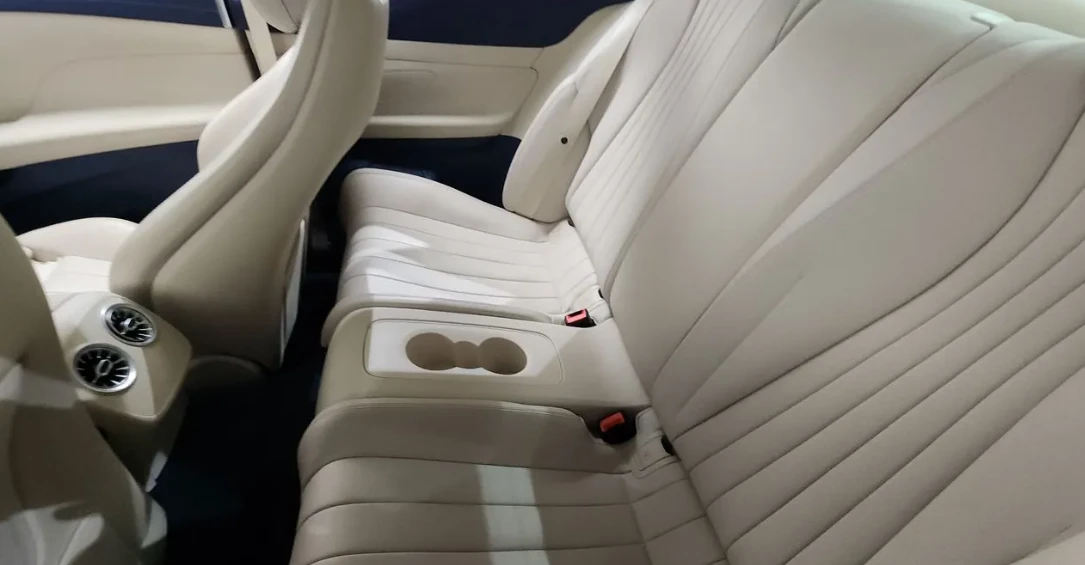 Mercedes-Benz E 220 * АВТО КРЕДИТ* ЦЕНА ДО БГ * Сервизна история * , снимка 10 - Автомобили и джипове - 55302171