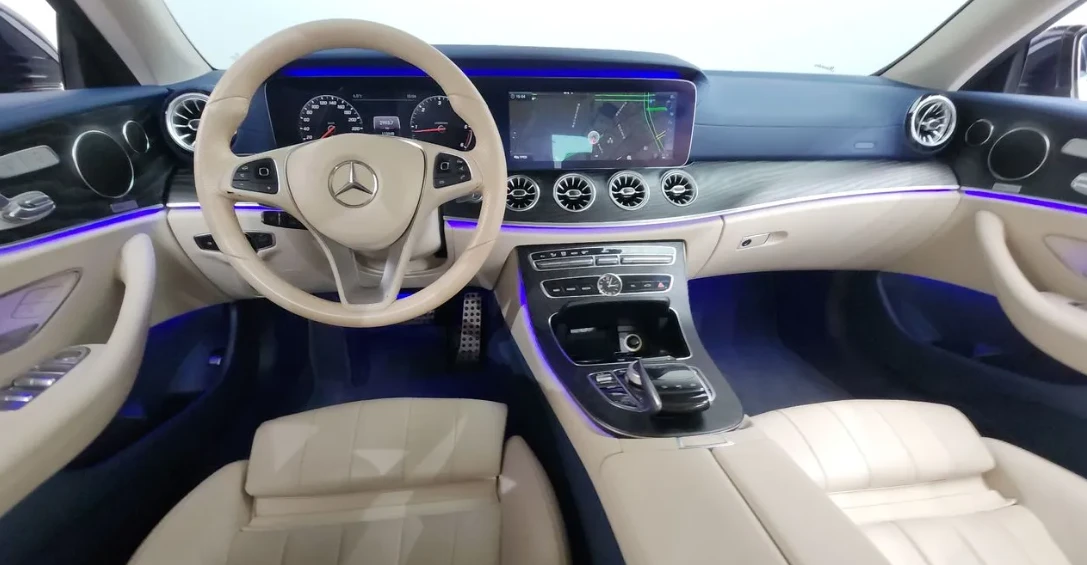 Mercedes-Benz E 220 * АВТО КРЕДИТ* ЦЕНА ДО БГ * Сервизна история * , снимка 7 - Автомобили и джипове - 55302171