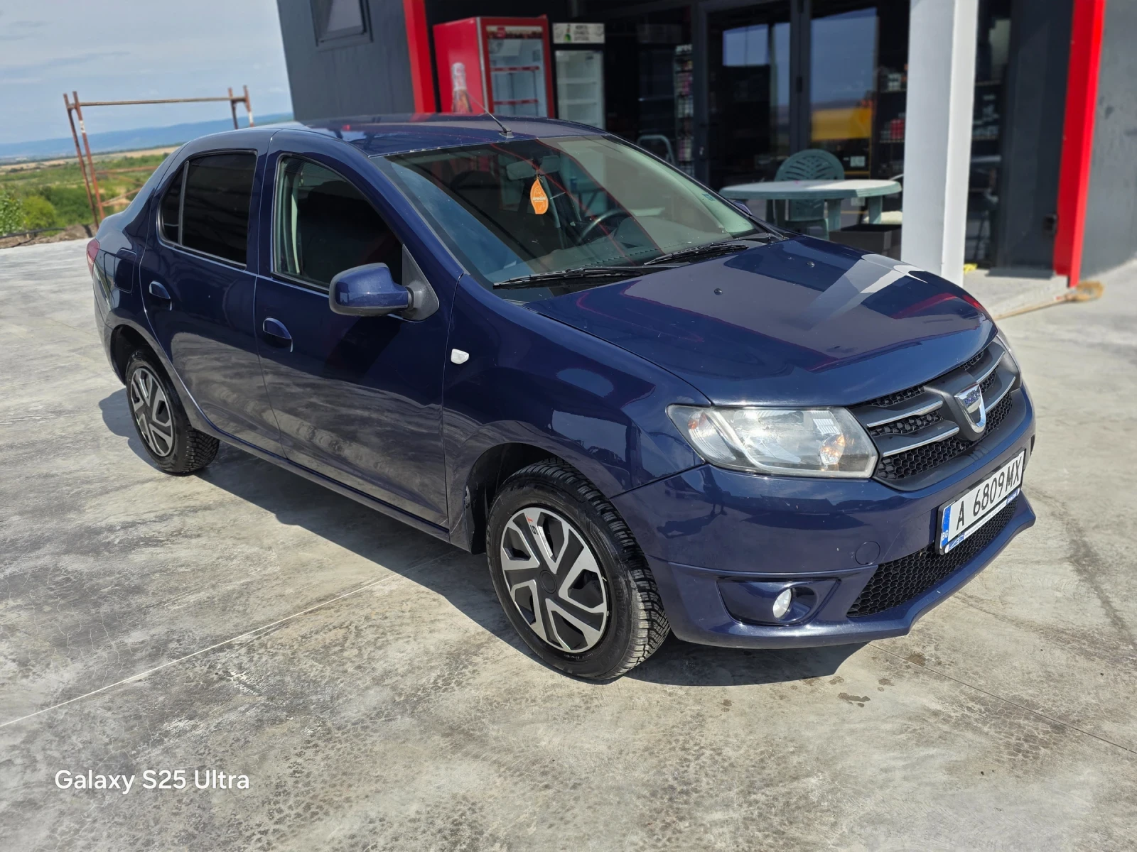 Dacia Logan 1.5, снимка 2 - Автомобили и джипове - 55411979