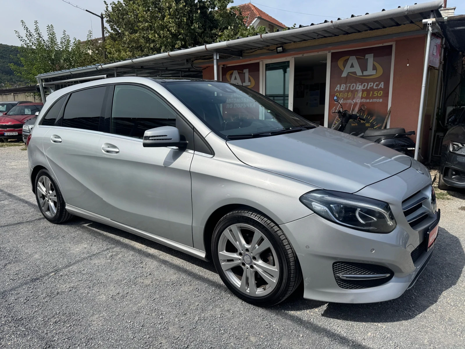 Mercedes-Benz B 200 CDI 4MATIC, снимка 5 - Автомобили и джипове - 56138400