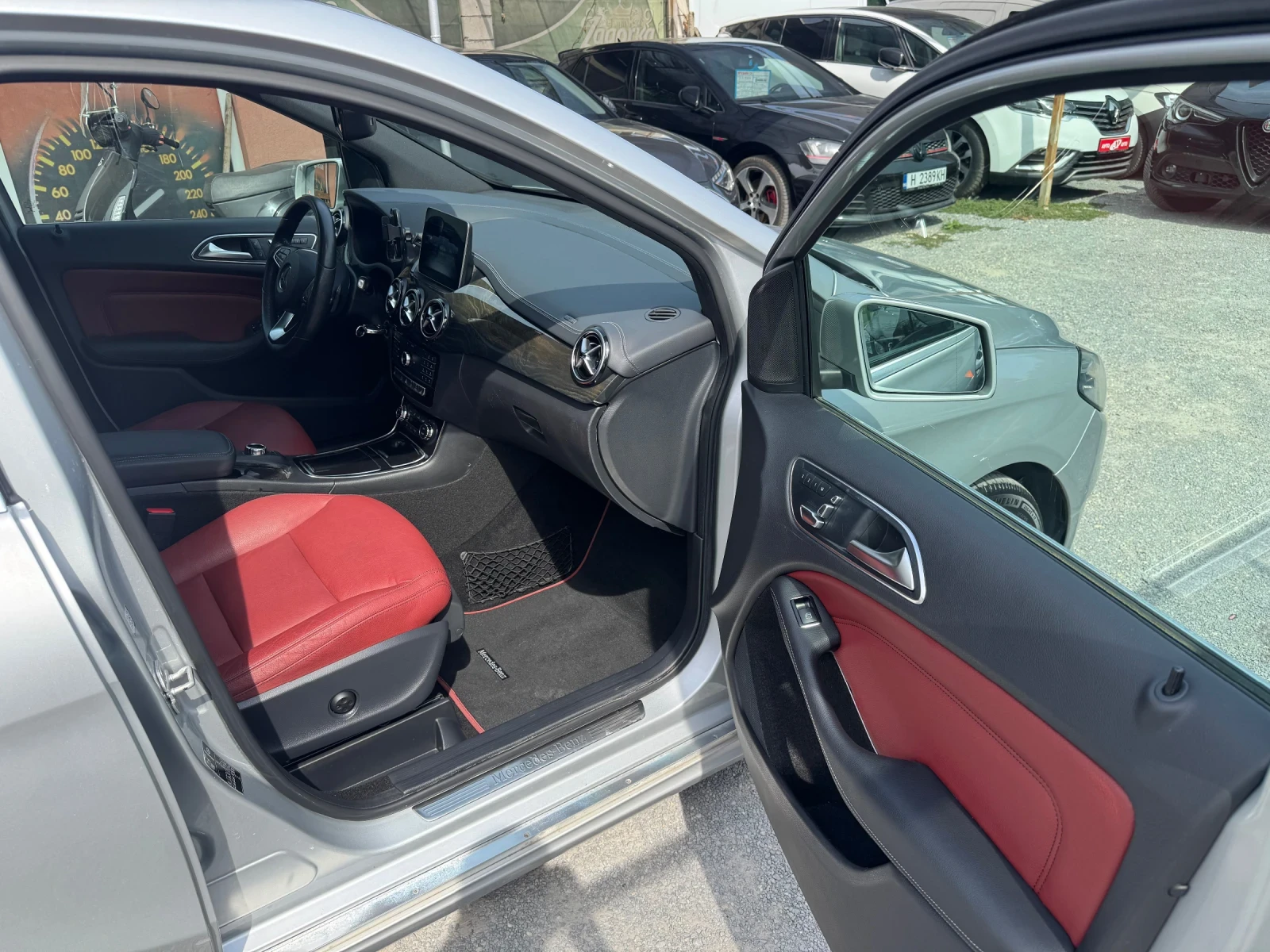Mercedes-Benz B 200 CDI 4MATIC, снимка 10 - Автомобили и джипове - 56138400