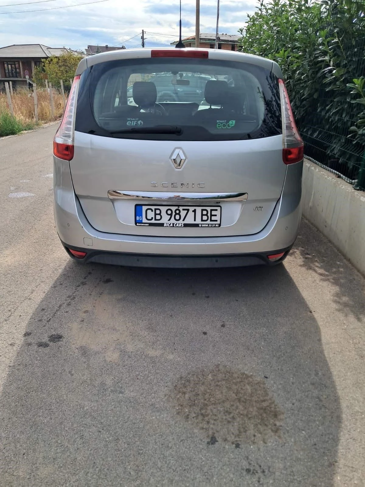 Renault Scenic 1.5dCI, снимка 8 - Автомобили и джипове - 56299784