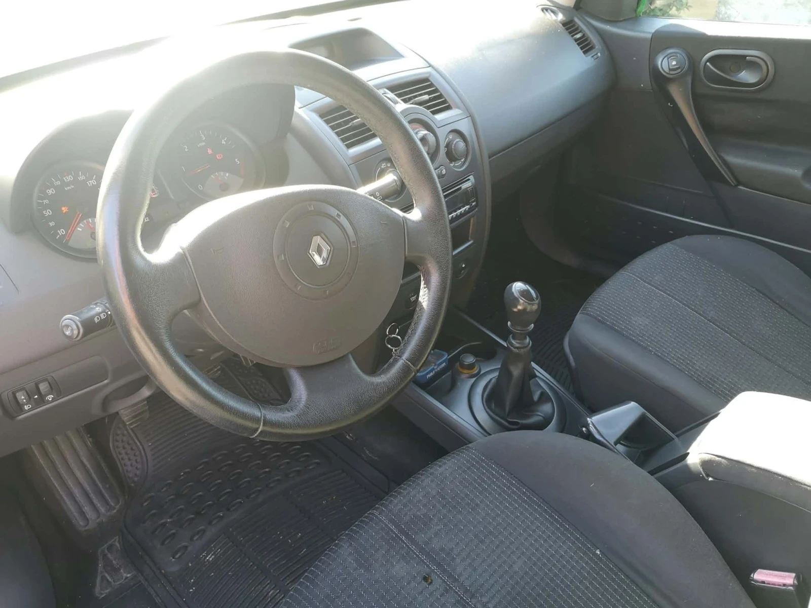 Renault Megane, снимка 5 - Автомобили и джипове - 56443576