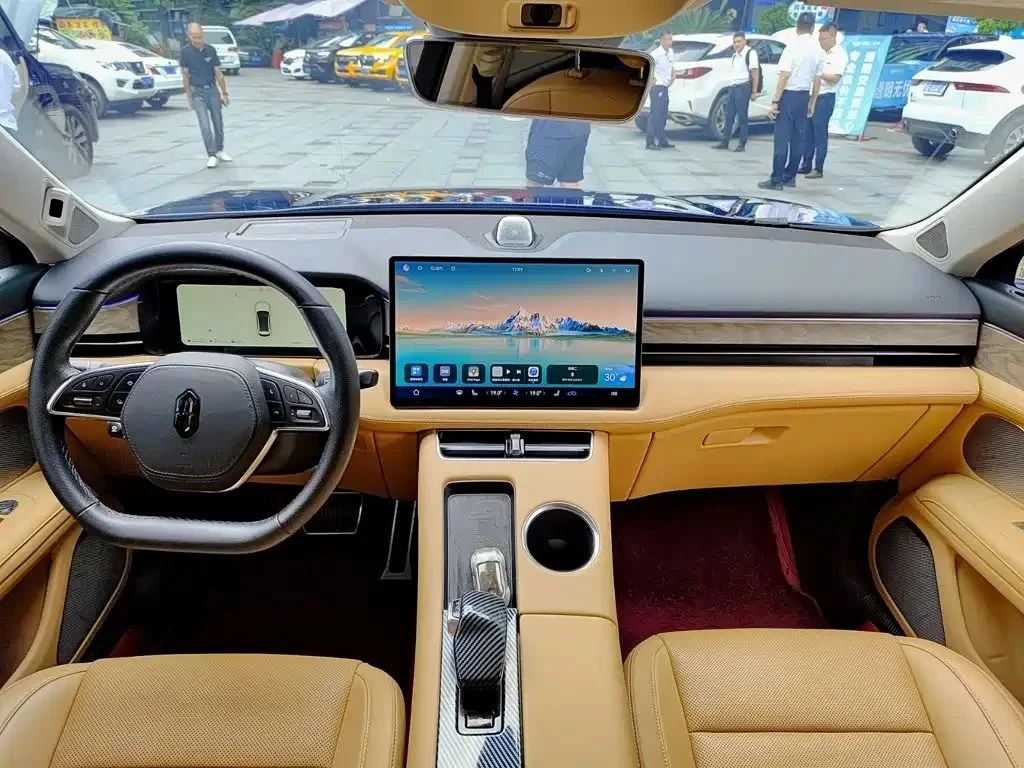 AITO 5, снимка 7 - Автомобили и джипове - 56687112