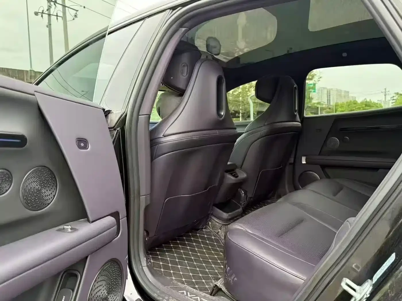 Avatr 06 Pro | 360 КАМЕРА | ПАНОРАМА | KEYLESS | , снимка 6 - Автомобили и джипове - 56722100
