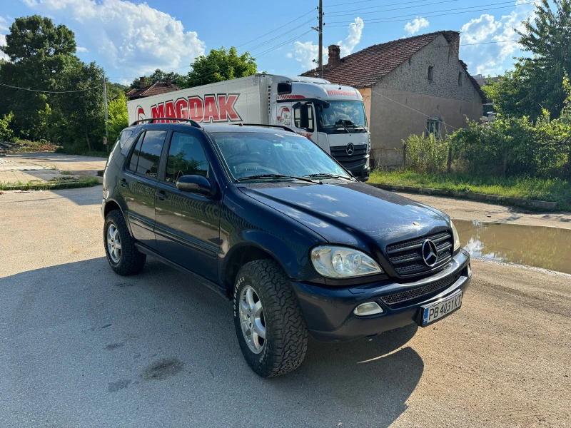 Mercedes-Benz ML 270 Ръчка, снимка 2 - Автомобили и джипове - 46917098