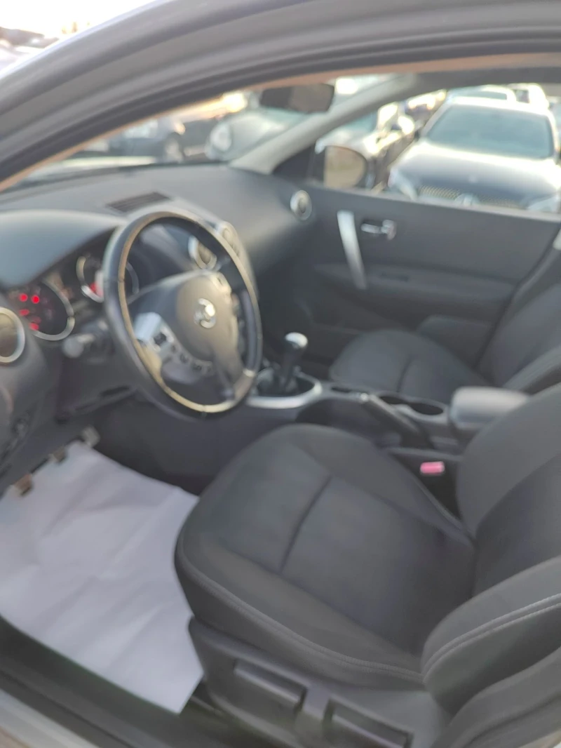 Nissan Qashqai 1.6 BENZIN , снимка 12 - Автомобили и джипове - 49392638