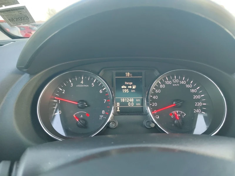 Nissan Qashqai 1.6 BENZIN , снимка 15 - Автомобили и джипове - 49392638