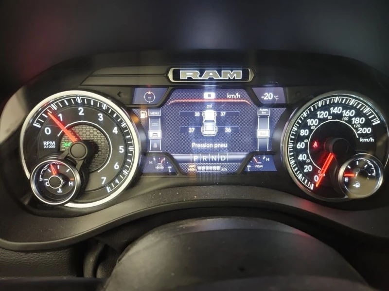 Dodge RAM 1500 * LARAMIE CREW CAB STD BED * CARFAX * БЕЗ ПЪРВОНАЧ, снимка 11 - Автомобили и джипове - 53024871