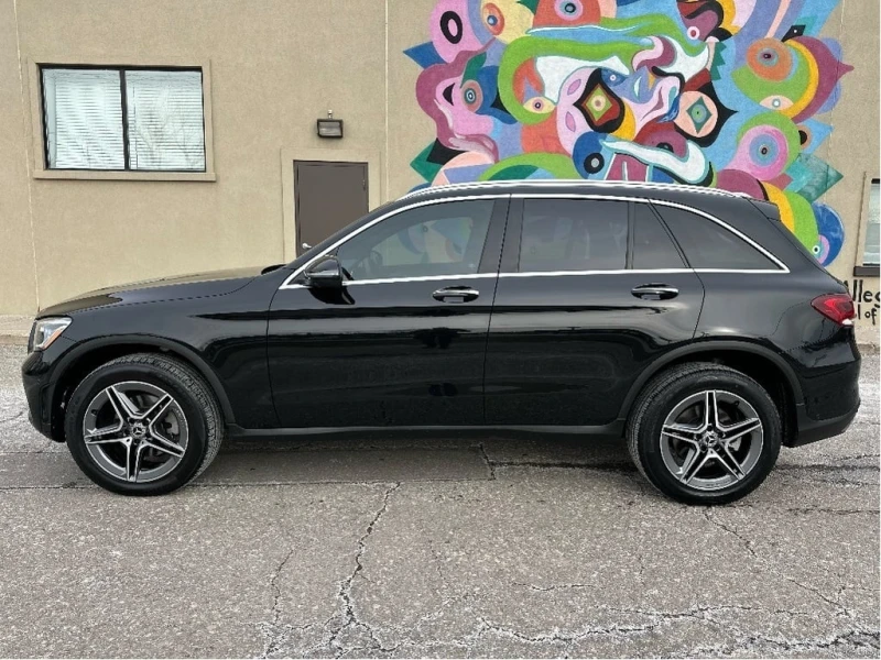 Mercedes-Benz GLC 300 4MATIC SUV| AMG SPORT | 80800 KMS | LOADED  CA, снимка 2 - Автомобили и джипове - 53031226