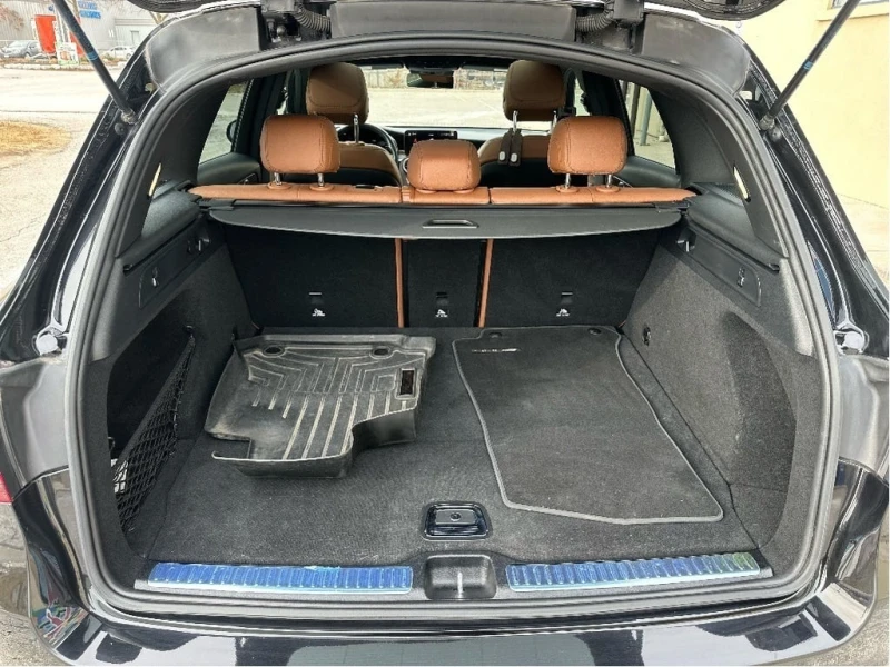 Mercedes-Benz GLC 300 4MATIC SUV| AMG SPORT | 80800 KMS | LOADED  CA, снимка 10 - Автомобили и джипове - 53031226