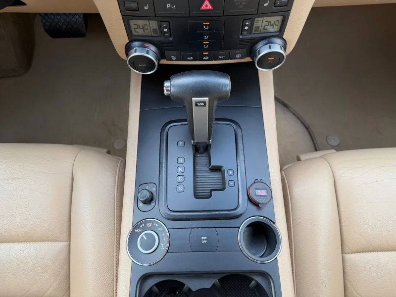 VW Touareg 3.0TDI Facelift, снимка 13 - Автомобили и джипове - 53192215
