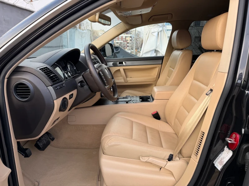 VW Touareg 3.0TDI Facelift, снимка 8 - Автомобили и джипове - 53192215