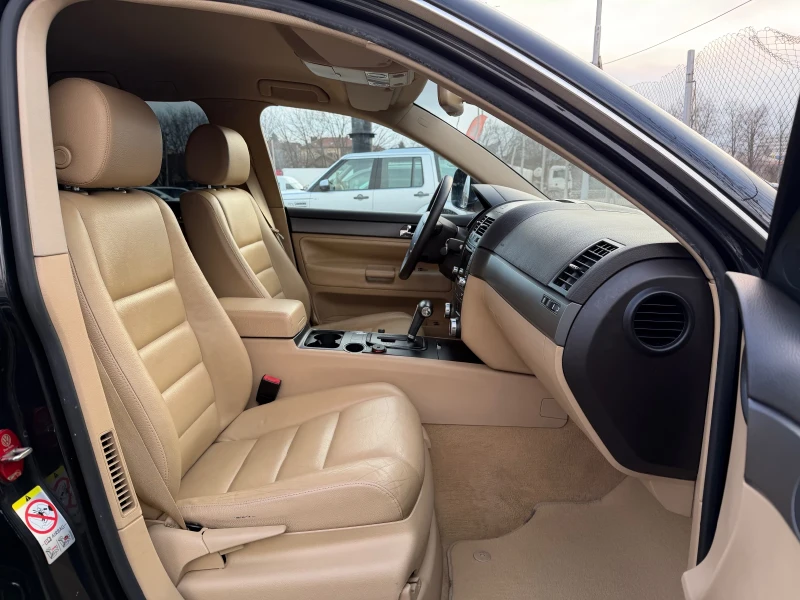VW Touareg 3.0TDI Facelift, снимка 9 - Автомобили и джипове - 53192215