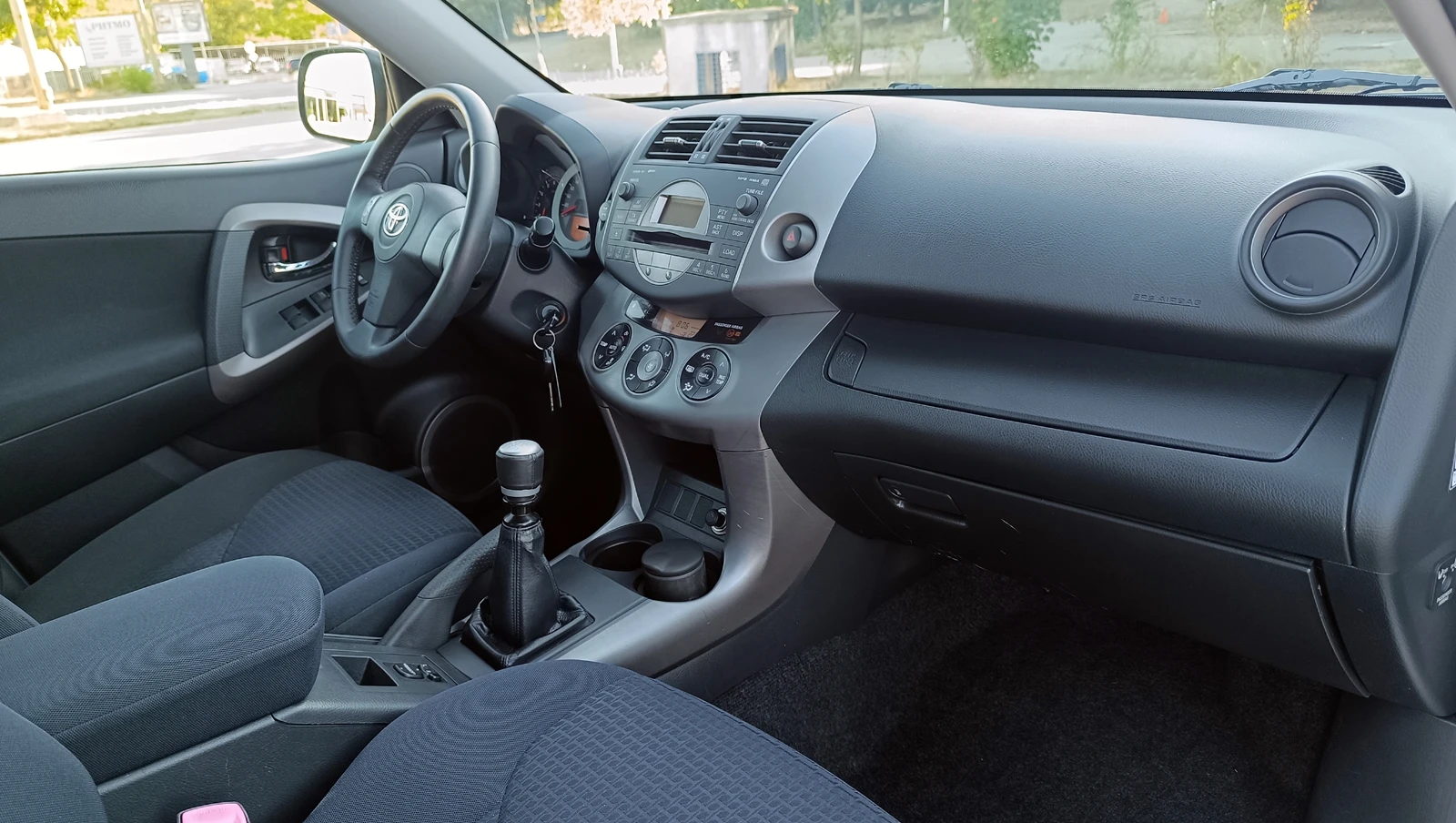 Toyota Rav4 2.2D-4D 136k.c - изображение 9
