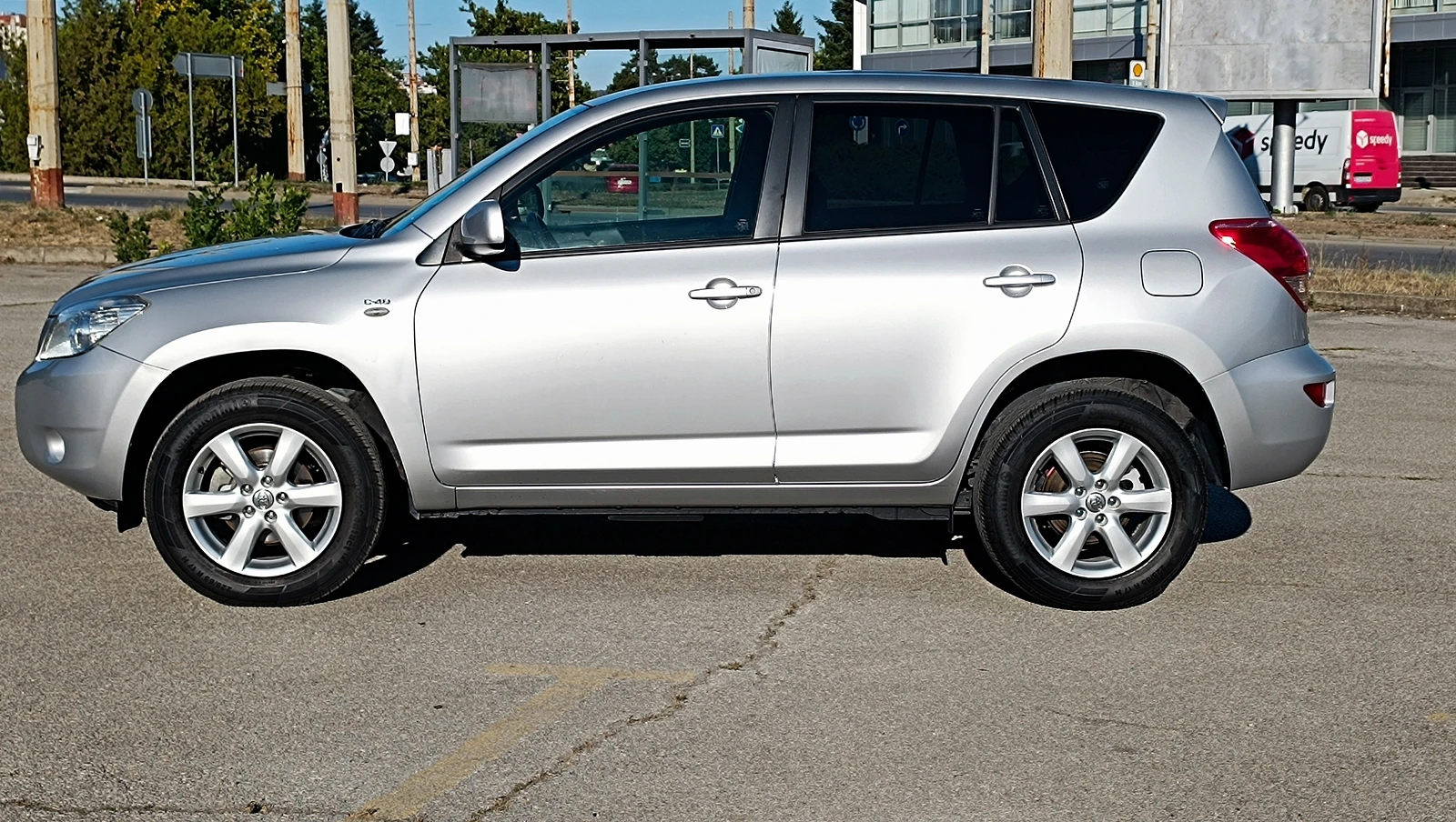 Toyota Rav4 2.2D-4D 136k.c - изображение 2