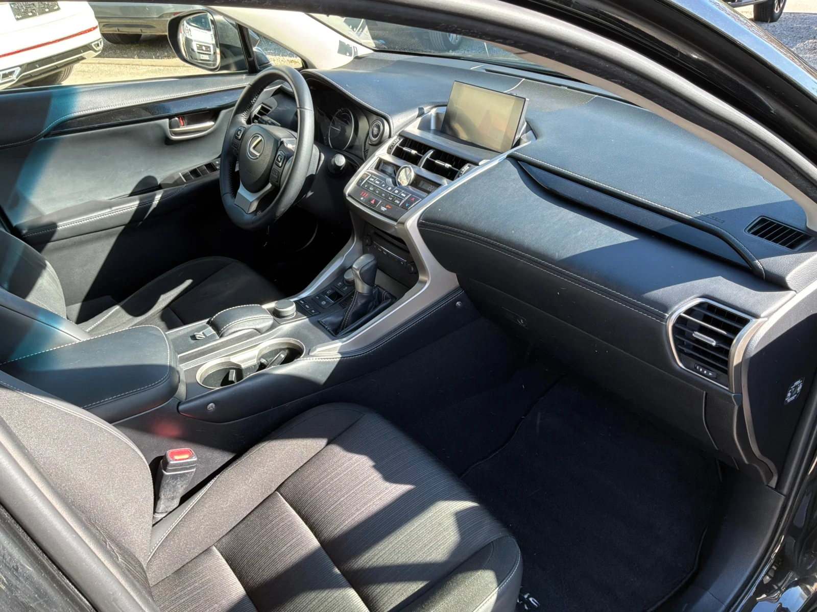 Lexus NX 300h 2.5h 197к.с ГАЗ , снимка 16 - Автомобили и джипове - 54354701