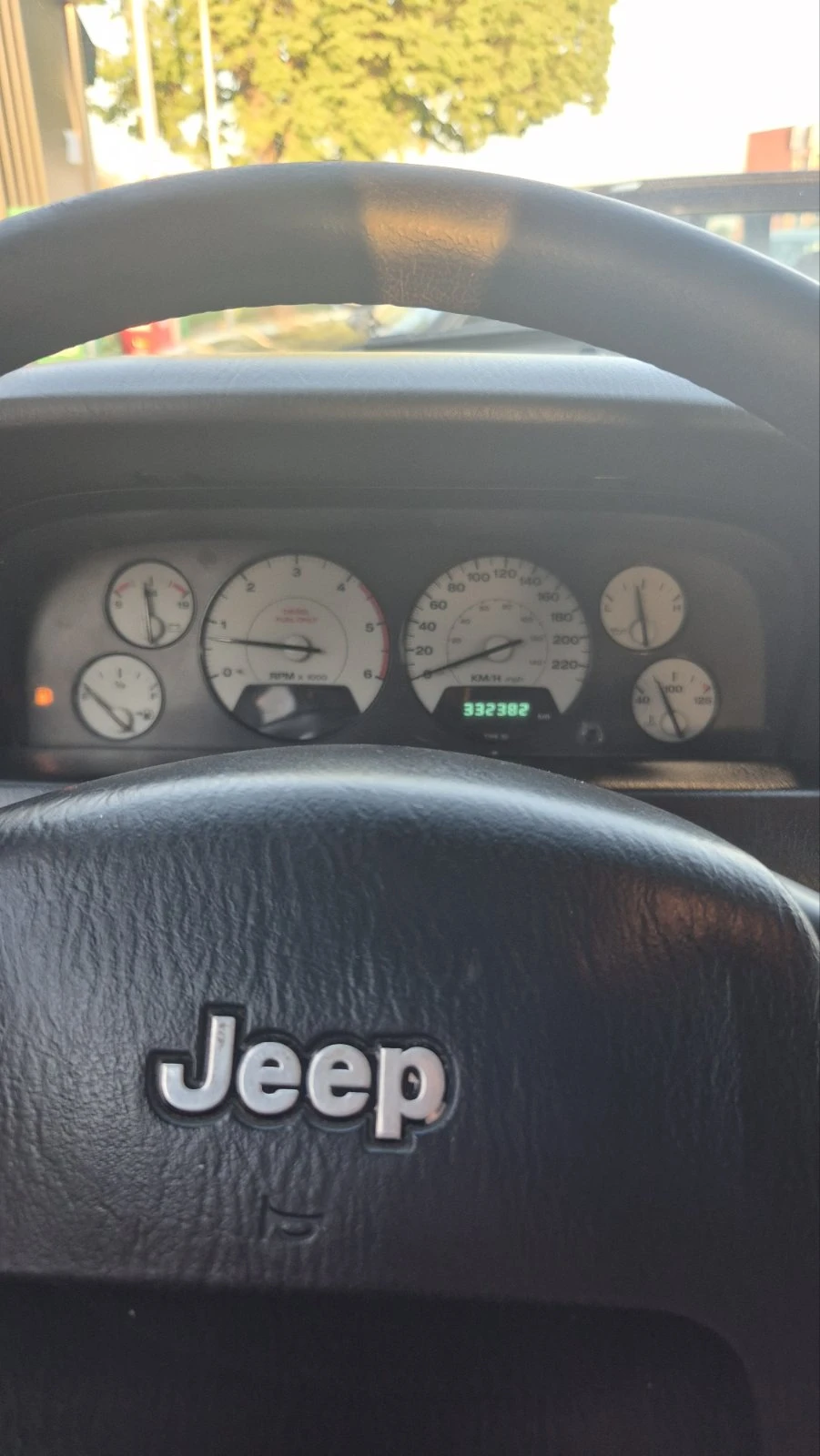 Jeep Grand cherokee 2.7д, снимка 11 - Автомобили и джипове - 54400209