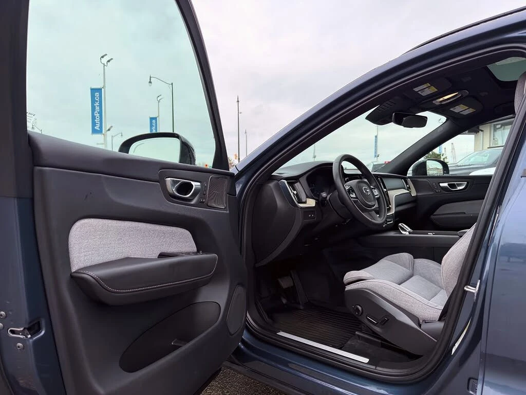 Volvo XC60 Recharge T8 Ultimate Dark Theme eAWD, снимка 12 - Автомобили и джипове - 54565644