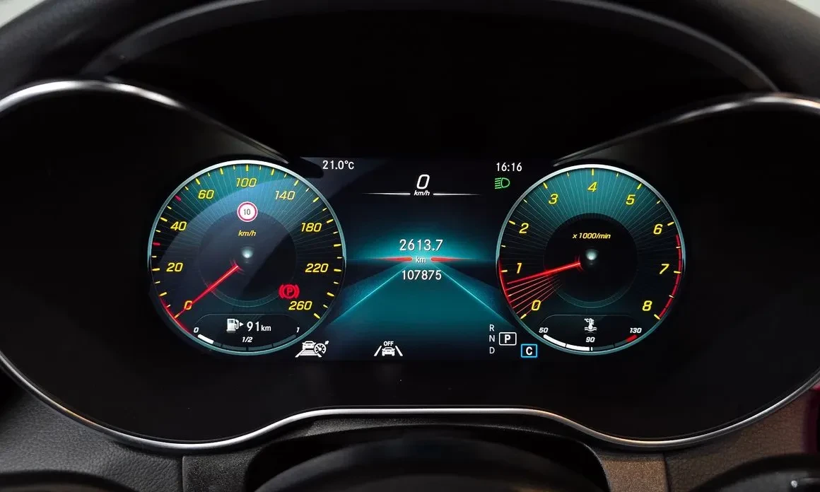 Mercedes-Benz GLC 220 AMG PACK* ФИКСИРАНА ЦЕНА!* , снимка 7 - Автомобили и джипове - 54594846