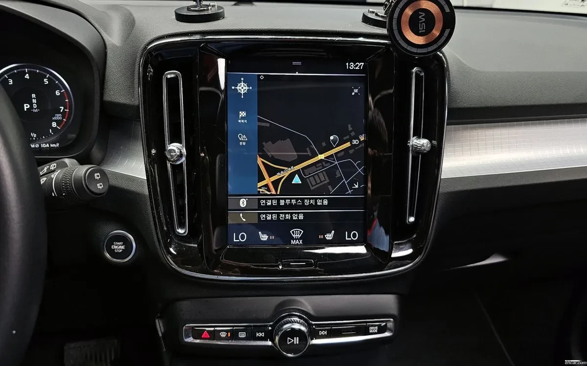 Volvo XC40 T4 2.0 Momentum, снимка 13 - Автомобили и джипове - 54853428